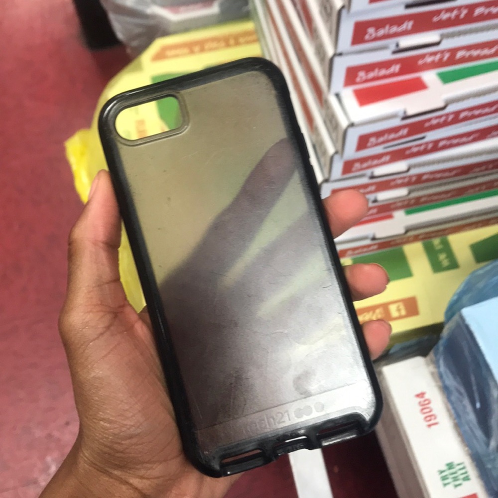 Tech 21 iphone 7 case